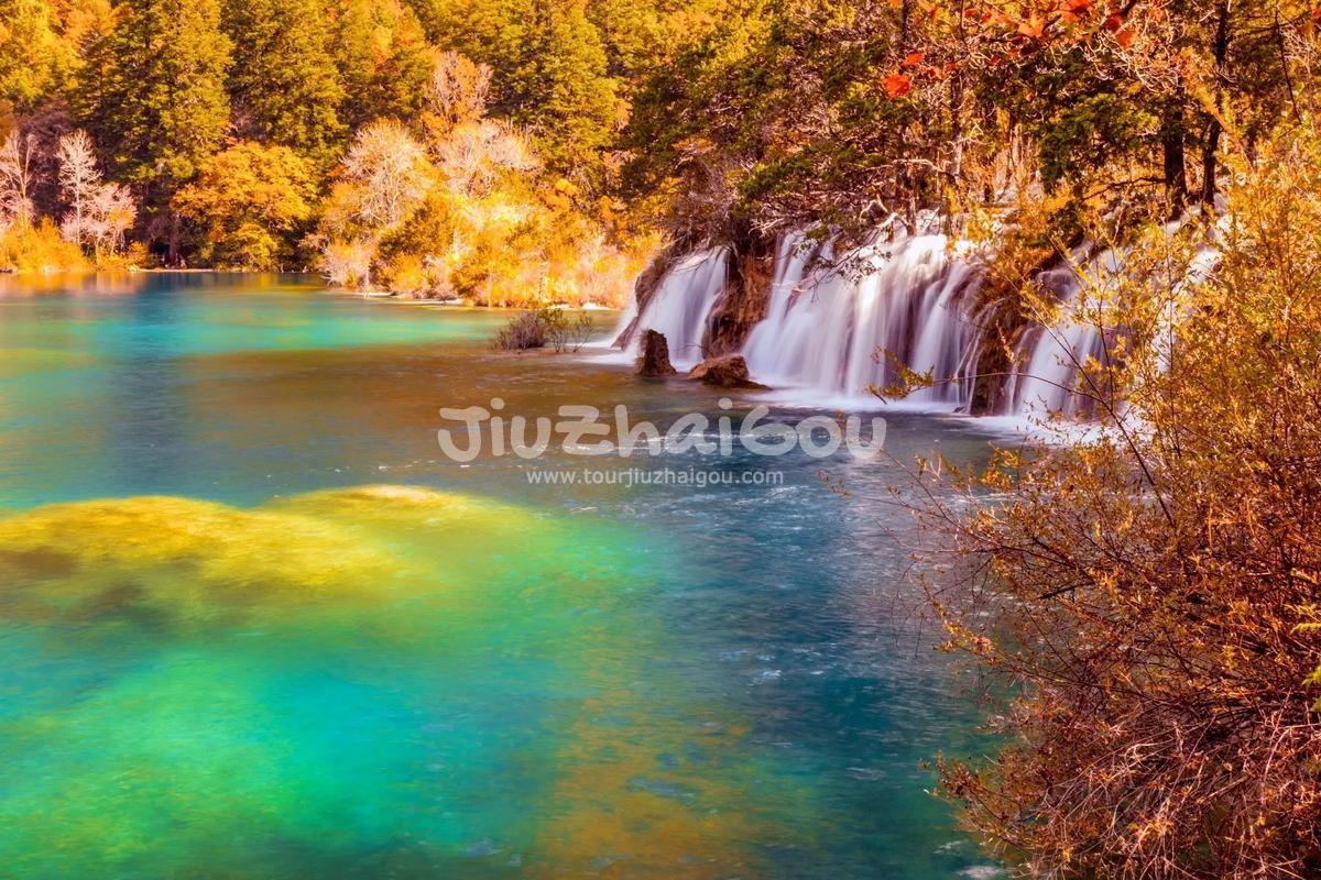 Tour Jiuzhaigou in November