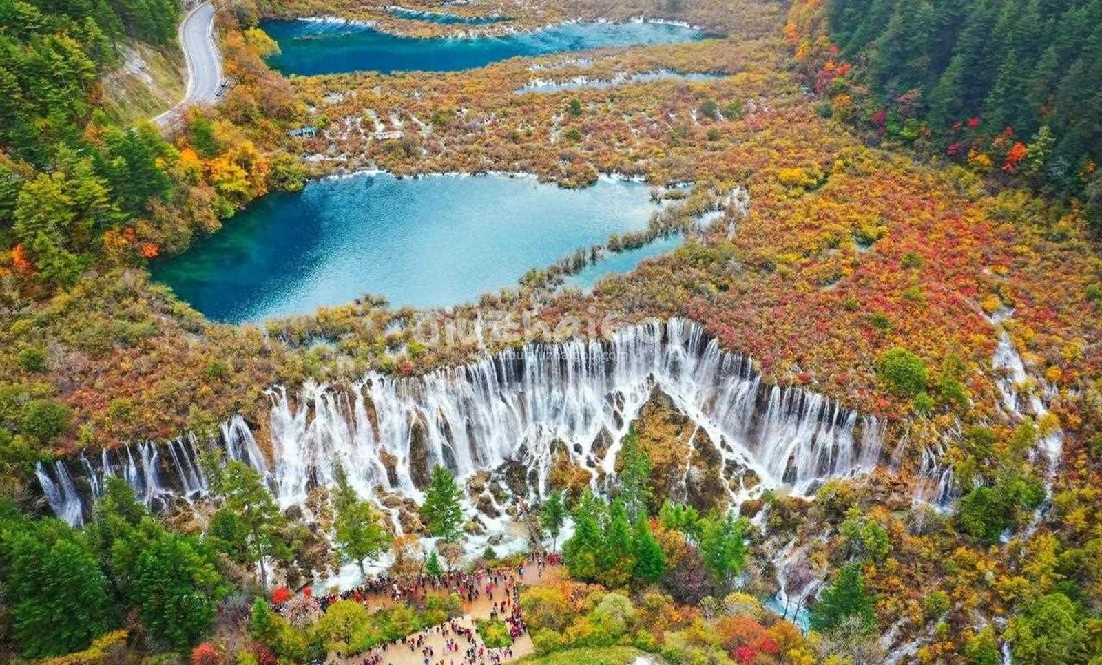 Jiuzhaigou in October