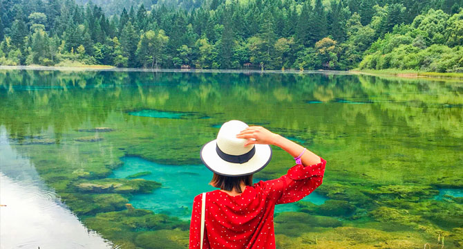 6-day Chengdu Jiuzhaigou Tour by Train 