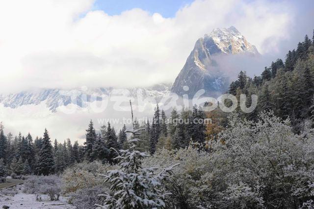 Mount Siguniang in Winter